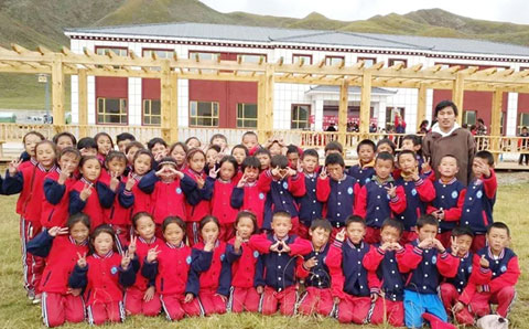 拳拳助學(xué)心，殷殷護苗情，城望集團愛(ài)心助力下貢麻鄉小學(xué)